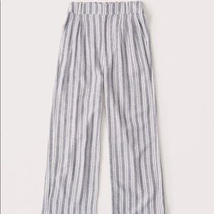 Abercrombie & Fitch Linen Blended Pleated Pant